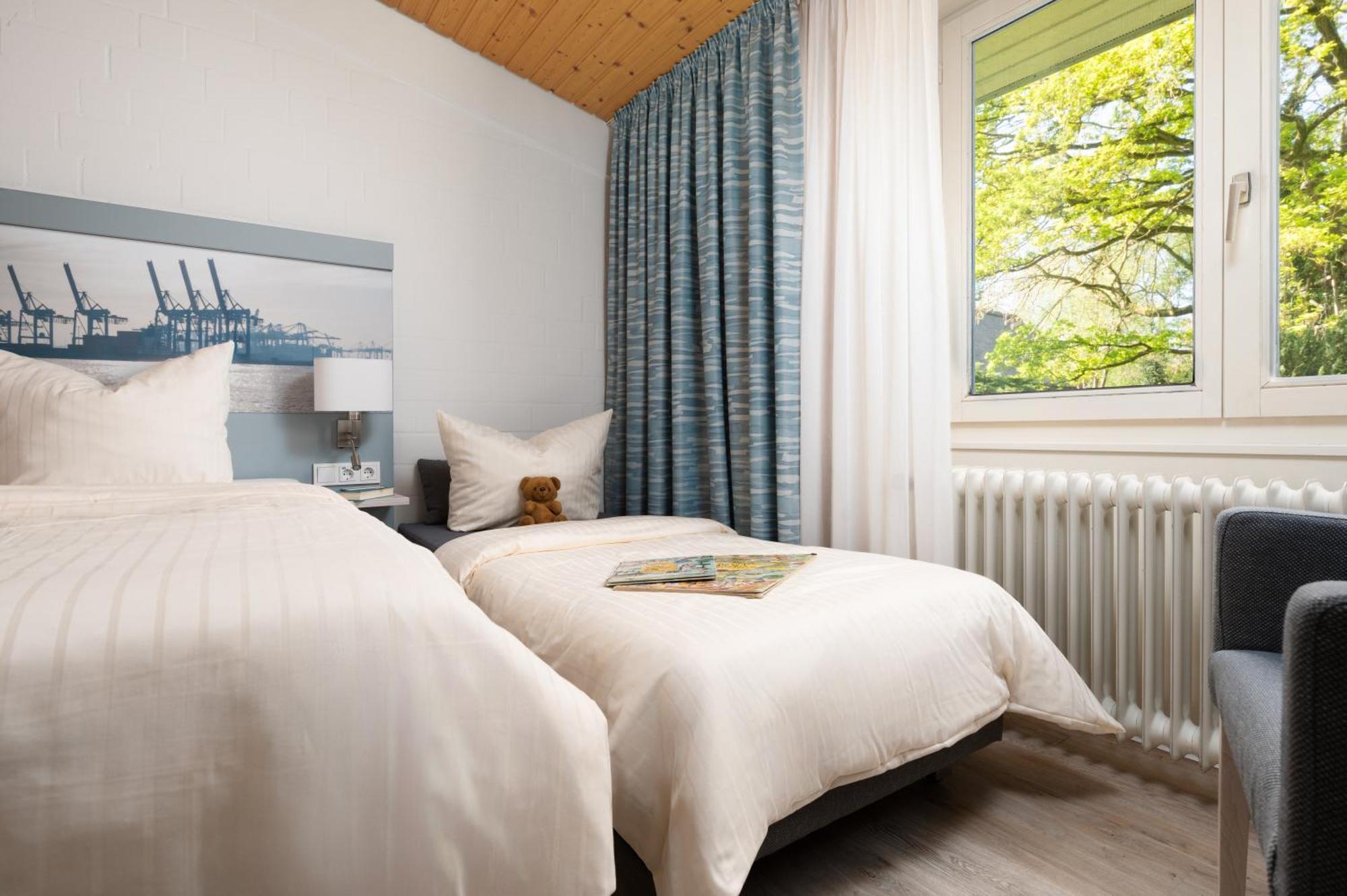 Zur Rennbahn Hotel Drage  Eksteriør billede
